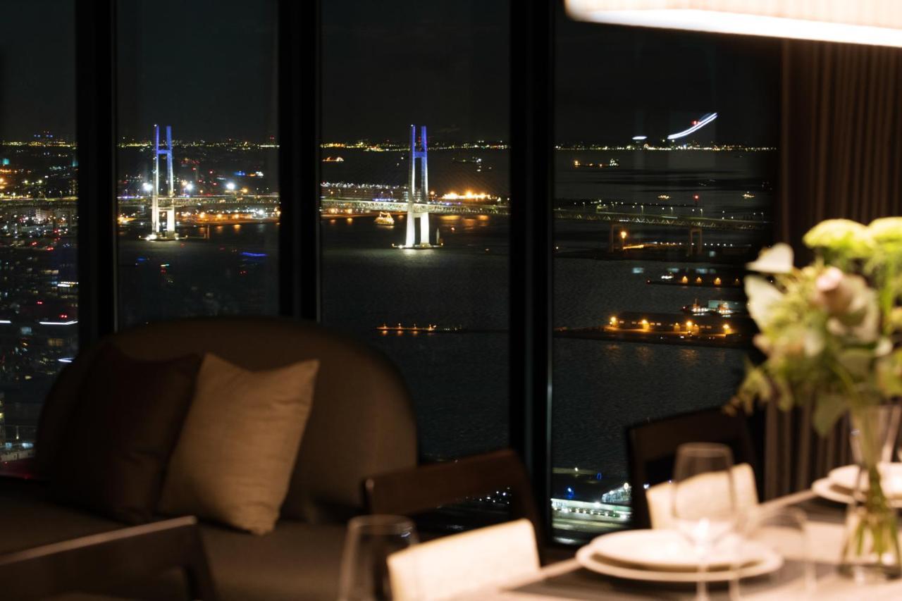 Oakwood Suites Yokohama Yokohama  Exteriör bild View from a suite at the Ritz-Carlton, Dubai